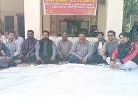 मुज़फ्फरनगर में तहसील में लेखपालों का धरना, 8 सूत्रीय मांगों का ज्ञापन मुख्यमंत्री को भेजा