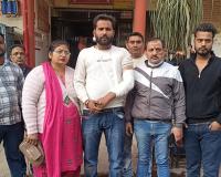 मुजफ्फरनगर में मामूली विवाद में पड़ोसियों ने पिता-पुत्र पर लाठी-डंडों से किया हमला