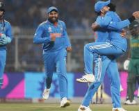 IND vs SA 1st ODI 2025: भारत की बड़ी जीत , दक्षिण अफ्रीका को 17 रन से हराया पहला वनडे, टीम इंडिया को विराट के शतक का बड़ा फायदा