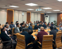 नोएडा में बढ़ते वायु प्रदूषण को नियंत्रित करने के लिए प्राधिकरण ने की बैठक, GRAP-4 पालन पर जोर