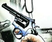 चंदौली में खुलेआम कानून की धज्जियां! घर से हर्ष फायरिंग का वीडियो वायरल