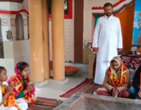 मुजफ्फरनगर: हापुड़ के मुस्लिम परिवार के 6 सदस्यों ने अपनाया हिंदू धर्म, स्वामी यशवीर महाराज ने कराई 'घर वापसी'