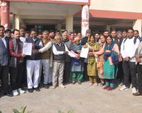 शामली में वित्तविहीन विद्यालय प्रबंधन ने बढ़ते अतिरिक्त क्रियाकलापों के खिलाफ विरोध जताया