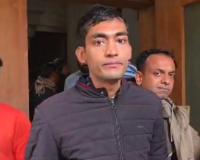 मुजफ्फरनगर में बाप-बेटे का घर बना देह व्यापार का अड्डा, मोहल्ले वालों ने प्रेमी जोड़ों के साथ पकड़ा!