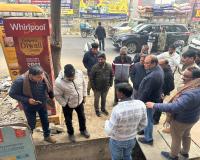 मुज़फ्फरनगर में घटिया सामग्री की शिकायत पर पहुंचीं पालिकाध्यक्ष मीनाक्षी स्वरूप, अधिकारियों को दी सख्त चेतावनी