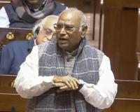 राज्यसभा में नियम 267 पर तकरार: खड़गे बोले— 'यह हमारा एकमात्र हथियार', सरकार बोली— 'बहस से नहीं भाग रहे'