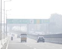 एनसीआर में पारा गिरते ही बढ़ा प्रदूषण, कई इलाकों में एक्यूआई 400 के पार, पूरा इलाका गैस चेंबर में तब्दील 