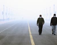 दिल्ली-एनसीआर में गहराया स्मॉग का संकट, धुंध की वजह से विजिबिलिटी हुई शून्य 