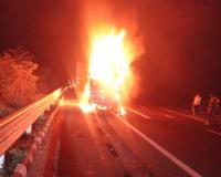 दिल्ली-मुंबई एक्सप्रेसवे पर भीषण हादसा: पिकअप में आग लगने से तीन की जिंदा जलकर मौत