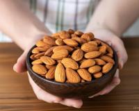 छोटा सा बादाम, बड़े फायदे: रोज सही मात्रा में खाने से दिल, दिमाग और शरीर रहते हैं मजबूत