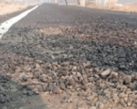 मुजफ्फरनगर: पिन्ना रजवाहे किनारे बनी सड़क 8 दिन में उखड़ी, किसान ने CM योगी से भ्रष्टाचार की उच्च स्तरीय जांच की मांग की