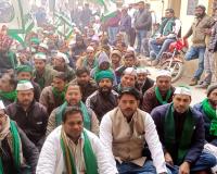 सहारनपुर: भाकियू (तोमर) ने डीएम को घेरा; व्यापारियों से अवैध उगाही और गन्ना भुगतान को लेकर दी बड़े आंदोलन की चेतावनी