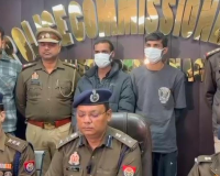 नोएडा पुलिस ने घरों और भीड़-भाड़ वाली जगहों से कीमती सामान चुराने वाले दो शातिर चोर गिरफ्तार किए