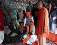 अयोध्या में ऐतिहासिक दिन! हनुमानगढ़ी पहुंचे रक्षा मंत्री राजनाथ सिंह और CM योगी!