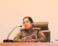 नोएडा पुलिस का सैनिक सम्मेलन, उत्कृष्ट कार्य के लिए 9 उपनिरीक्षकों को मिला पुरस्कार