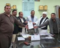 शामली चीनी मिल में स्वतः पर्ची मोड बढ़ाने पर किसानों का विरोध, ज्ञापन सौंपा