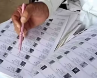 SIR पर बड़ा आरोप! यूपी में 10 BLO की मौत पर कांग्रेस का हमला, सरकार से जवाब की मांग