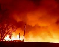 ऑक्सीजन सिलेंडर गोदाम में भीषण आग, धमाके से दहशत