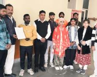 शामली के गोमतीपुर में ग्रामीणों ने खाली बारातघर में फ्री लाइब्रेरी खोलने की अनुमति मांगी