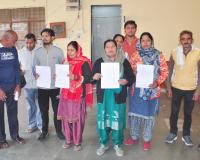 शामली: अधूरा नाला और जलभराव से परेशान नागरिकों ने DM को सौंपा शिकायती पत्र