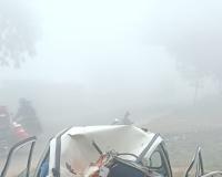 बलिया में सड़क किनारे दुकान में घुसी कार, दो की मौत..दो लोग गंभीर रुप से घायल