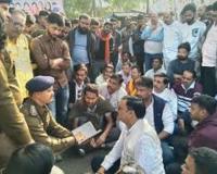 सागर: गल्ला व्यापारी के मुनीम के साथ 15 लाख की लूट, आंखों में मिर्ची पाउडर डालकर बैग छीना, एक आरोपित पकड़ाया