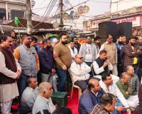 गाजियाबाद: गंदे नाले पर अवैध बाजार बंद, नगर निगम और पुलिस की संयुक्त कार्रवाई