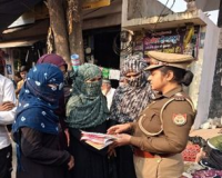 मेरठ में मिशन शक्ति फेज-5.0: मुस्लिम महिलाओं और छात्राओं को नारी सुरक्षा व स्वावलम्बन की जानकारी