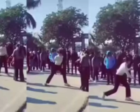 मेरठ के परतापुर में 'बॉयफ्रेंड' के लिए 'गैंगवार': कॉलेज गेट पर सरेआम भिड़ीं दो छात्राएं, बेल्ट से किया हमला