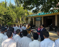 मेरठ मेडिकल कॉलेज में फार्मेसी छात्रों को फायर सेफ्टी ट्रेनिंग