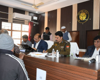 मेरठ में सम्पूर्ण समाधान दिवस: डीएम वीके सिंह ने अधिकारियों को समयबद्ध व गुणवत्तापरक निस्तारण के निर्देश दिए
