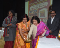 मेरठ: चौधरी चरण सिंह विश्वविद्यालय में पद्मश्री मालिनी अवस्थी की “चन्दन का किवाड़” पर साहित्यिक संवाद