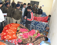 मेरठ डीएम और एसएसपी का रात्रिकालीन भ्रमण, रैन बसेरों का निरीक्षण कर जरूरतमंदों को बांटे कंबल