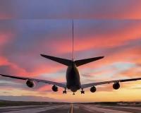 इंडिगो पर निर्भरता ने उड़ाए घरेलू आसमान के तार - परिचालन संकट ने भारतीय विमानन बाजार की गहरी कमजोरियाँ उजागर कीं