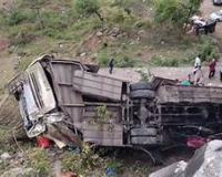 आंध्र प्रदेश में बस के खाई में गिर जाने से नौ लोगों की मौत, 23 से अधिक घायल...प्रधानमंत्री ने दुर्घटना पर जताया शोक