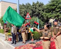 नोएडा पुलिस ने 14 नए 112 PRV वाहन किए तैनात, कानून-व्यवस्था सुदृढ़ बनाने का प्रयास