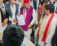 ग्रेटर नोएडा में अखिलेश यादव का भाजपा पर बड़ा हमला, कहा— “बुलडोजर का ड्राइवर चाबी लेकर भाग गया”