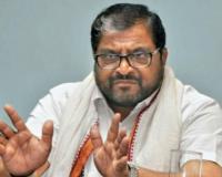 महाराष्ट्र: एसएसएस नेता राजू शेट्टी का सीएम फडणवीस पर तीखा आरोप..50,000 करोड़ रुपये के घोटाले का आरोप