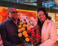 धर्मशाला में रिची रिचर्ड्सन का धमाल, क्रिकेट लेजेंड ने अनोखे अंदाज में मनाई शादी की सालगिरह