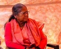 साध्वी निरंजन ज्योति पहुंची लखनऊ,कहा मैं नामांकन दाखिल नहीं कर रही