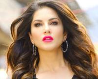 मथुरा में भारी विरोध के बाद सनी लियोनी का कार्यक्रम रद्द, संतों ने कहा- ब्रज में अश्लीलता स्वीकार नहीं