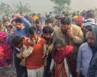 उन्नाव में  भीषण सड़क हादसा..डंपर-ऑटो की टक्कर में तीन की मौत, चार घायल