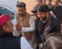 जिस दुकान से जवाहर लाल नेहरू खरीदते थे कपड़ा अब वहां का सिला कोट पहनेंगे अखिलेश यादव