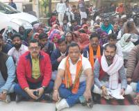 मुजफ्फरनगर लापता दलित युवती की बरामदगी की मांग पर SSP कार्यालय पर धरना, हिंदू संगठनों ने दी आंदोलन तेज करने की चेतावनी