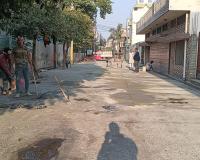 मुजफ्फरनगर में सड़क निर्माण पर सवाल, 1 साल पुरानी सड़क में गड्डे, ठेकेदार ने की लीपा-पोती