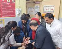 मुजफ्फरनगर में 'विटामिन ए संपूर्ण' अभियान का आगाज; सीएमओ ने 5 वर्ष तक के बच्चों को पिलाई सुरक्षा खुराक