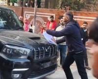 भीलवाड़ा में एसपी बंगले के सामने युवती का किडनैप, पुलिसकर्मियों को कुचलने की कोशिश