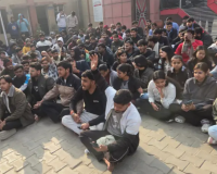 ग्रेटर नोएडा: विश्वेश्वरैया कॉलेज में छात्रा ने लगाया गंभीर उत्पीड़न का आरोप, समाजवादी छात्र सभा ने शुरू किया धरना