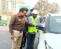नोएडा/ग्रेटर नोएडा: सड़क सुरक्षा माह 2026 में 7062 वाहनों के चालान, 24 वाहन जब्त