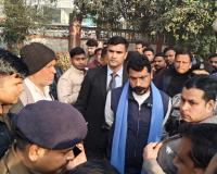 मुझे गोली मार दो, मुज़फ्फरनगर में पुलिस अफसरों पर भड़के चंद्रशेखर, बोले-भाजपा नेताओं को मिलती है सुरक्षा, मेरे साथ सौतेला व्यवहार, क्या मैं राजनीति का अछूत हूं